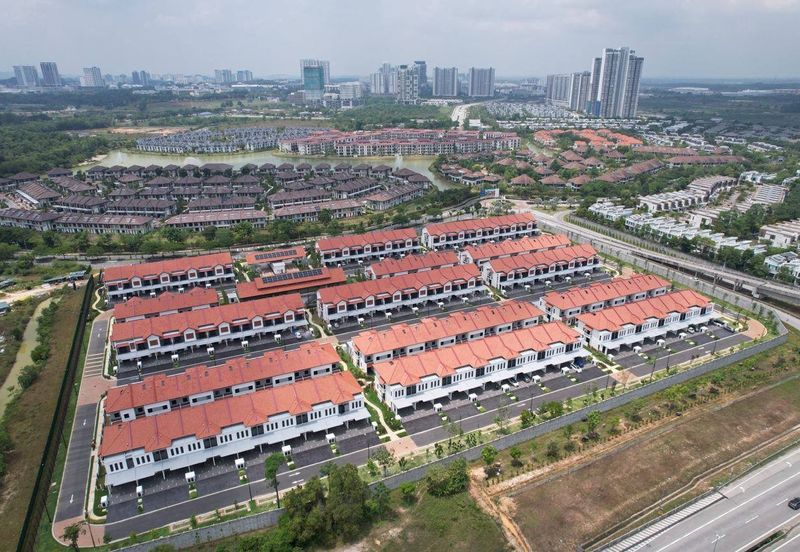 Reef Of Tropics, Setia Eco Glades