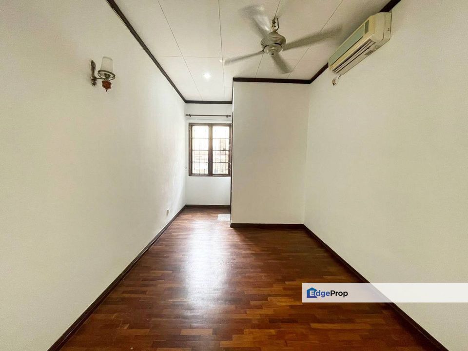 Double Storey Superlink Jalan Adang, Seksyen U8 Bukit Jelutong, Shah Alam, Selangor, Bukit Jelutong