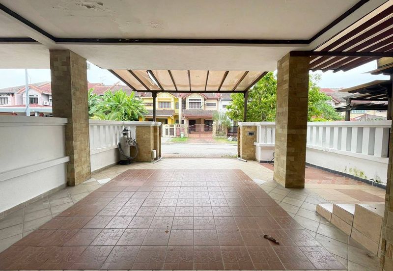 Double Storey Superlink Jalan Adang, Seksyen U8 Bukit Jelutong, Shah Alam