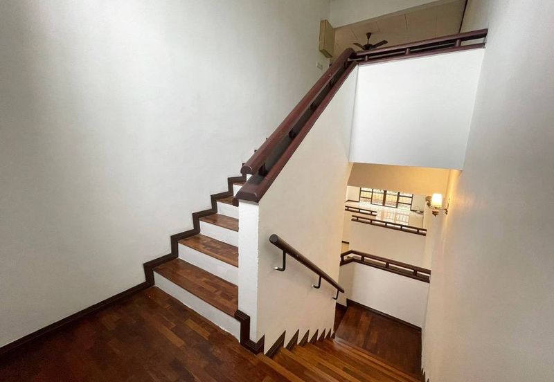 Double Storey Superlink Jalan Adang, Seksyen U8 Bukit Jelutong, Shah Alam