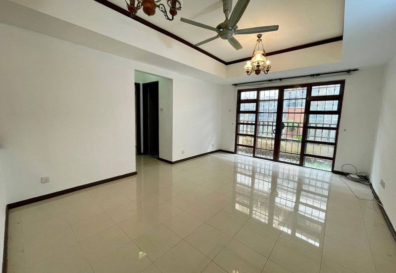 Double Storey Superlink Jalan Adang, Seksyen U8 Bukit Jelutong, Shah Alam