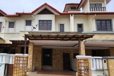 Double Storey Superlink Jalan Adang, Seksyen U8 Bukit Jelutong, Shah Alam