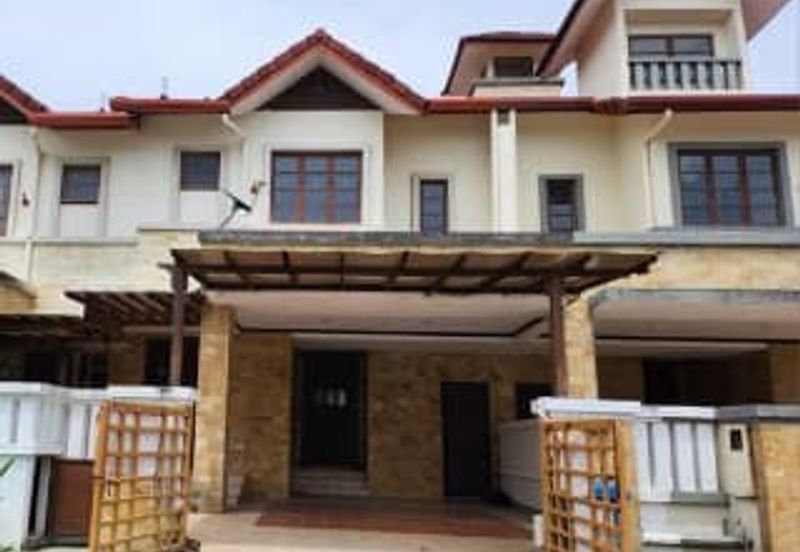 Double Storey Superlink Jalan Adang, Seksyen U8 Bukit Jelutong, Shah Alam