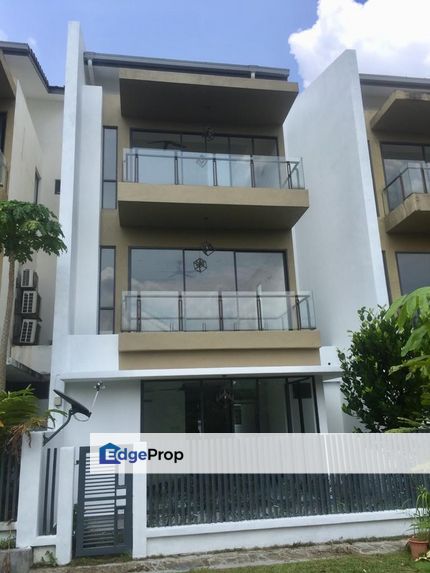 LAMAN GLENMARIE GLENMARIE SHAH ALAM 3-STOREY SUPERLINK HOUSE with HOME LIFT, Selangor, Glenmarie