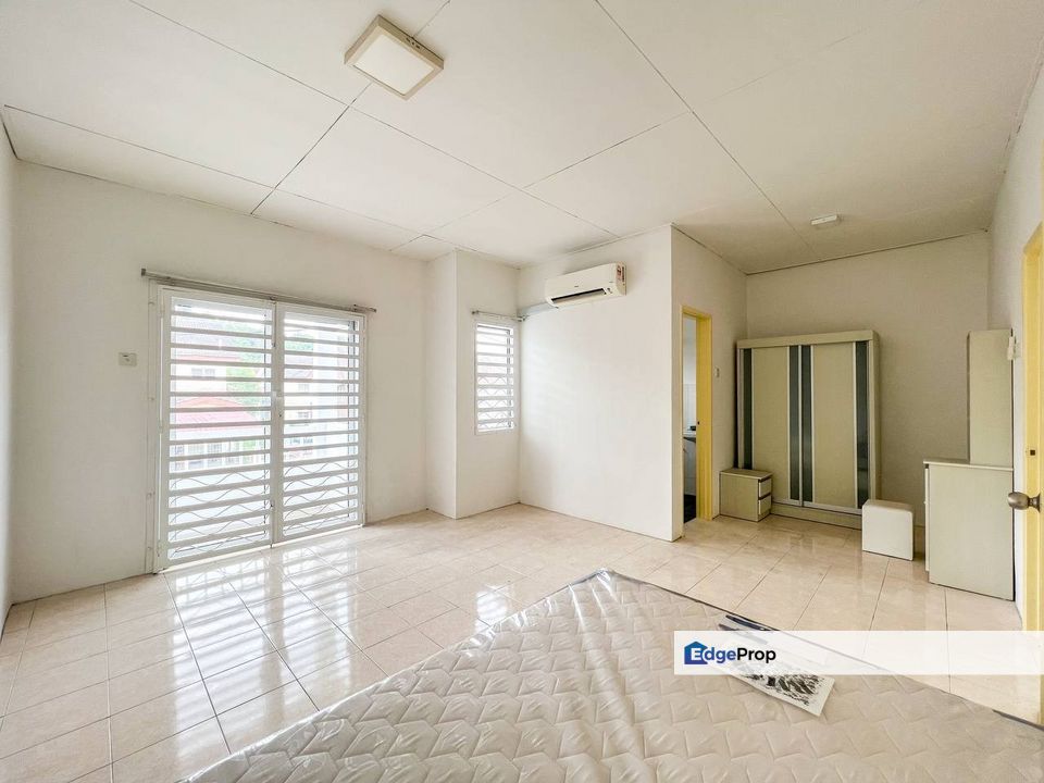 END LOT TERRACE TAMAN UNIVERSITI BANGI  (JALAN CERDIK), Selangor, Kajang