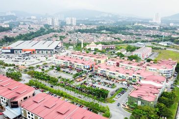 Bandar Tun Hussein Onn