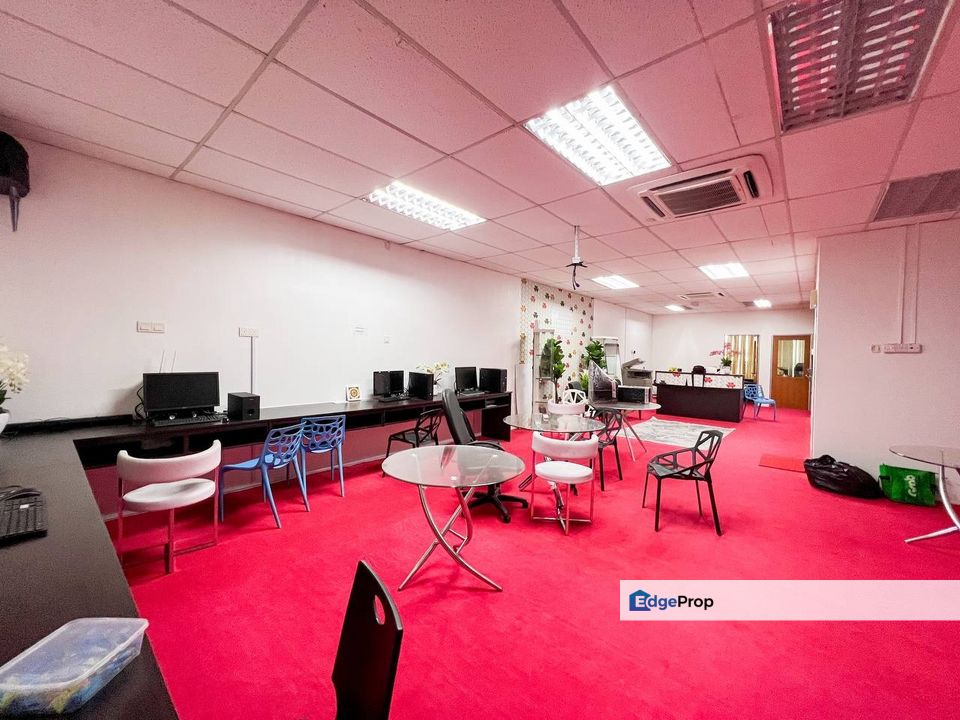 3 Storey Shoplot Bandar Tun Hussein Onn, Selangor, Cheras