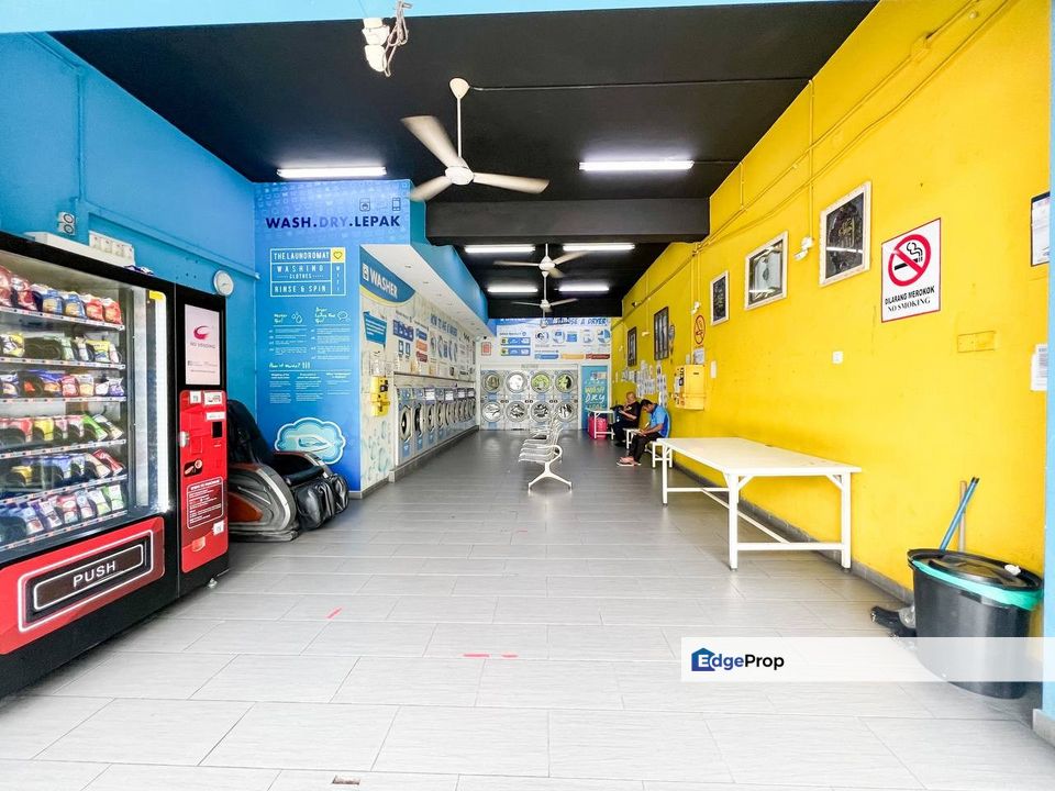 3 Storey Shoplot Bandar Tun Hussein Onn, Selangor, Cheras