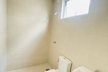 TIARA SENDAYAN (PRESINT 5)