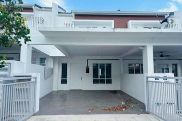 TIARA SENDAYAN (PRESINT 5)