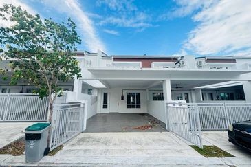 TIARA SENDAYAN (PRESINT 5)