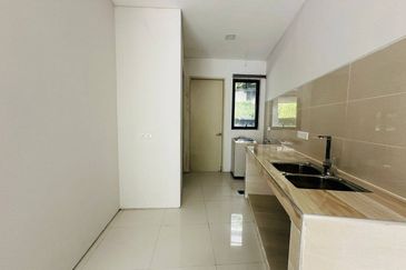 Mirage By The Lake @ Perdana Lakeview West