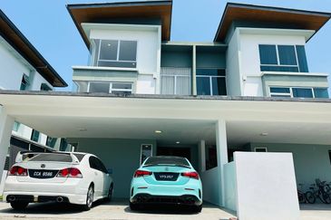 Parkfield Residences, Tropicana Heights