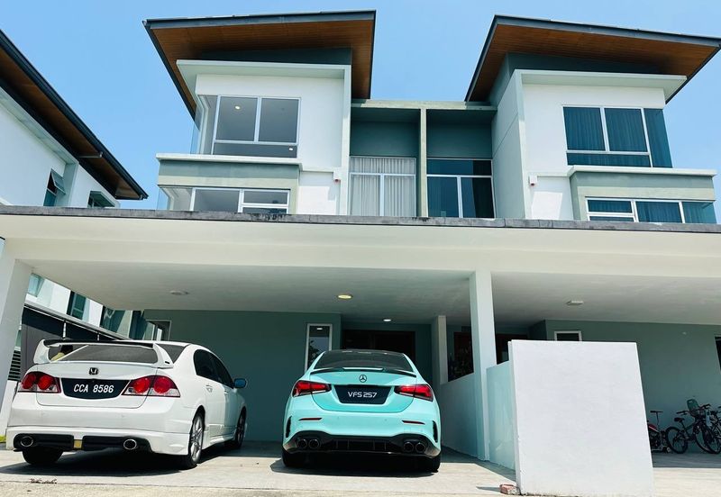 Parkfield Residences, Tropicana Heights