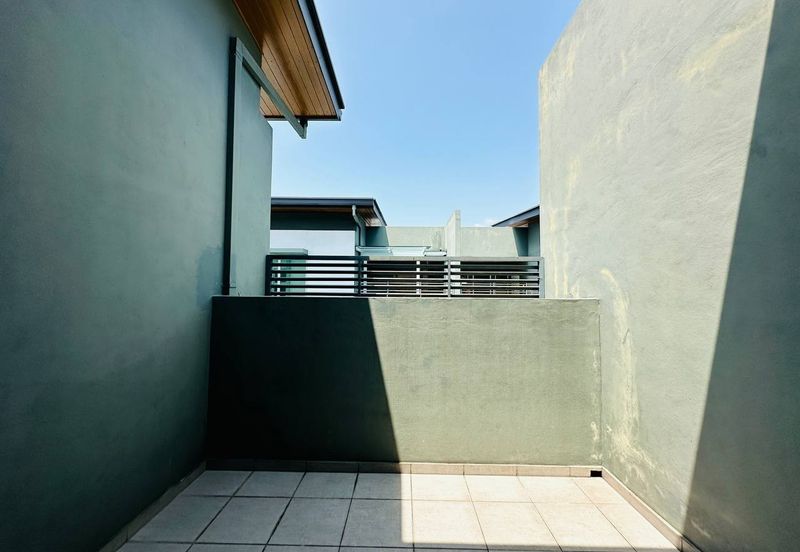 Parkfield Residences, Tropicana Heights