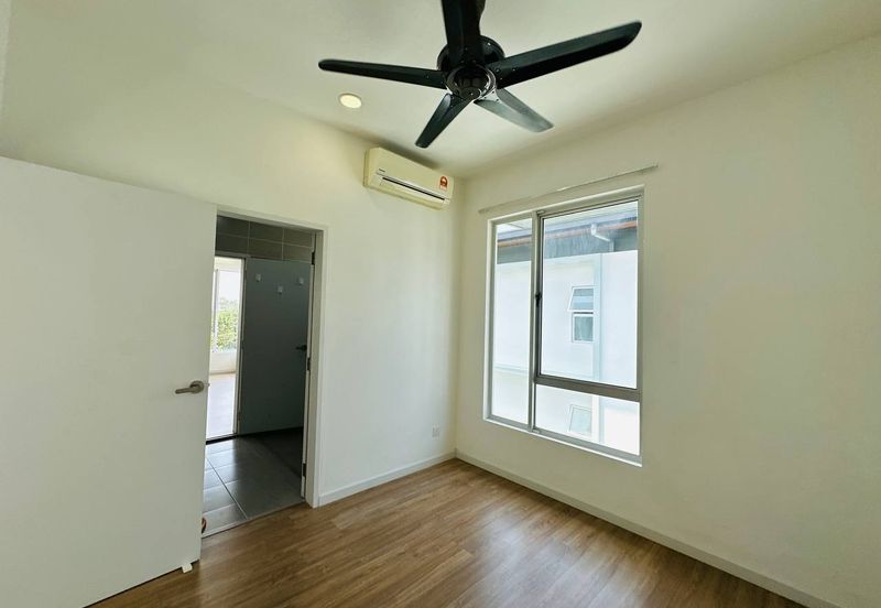 Parkfield Residences, Tropicana Heights