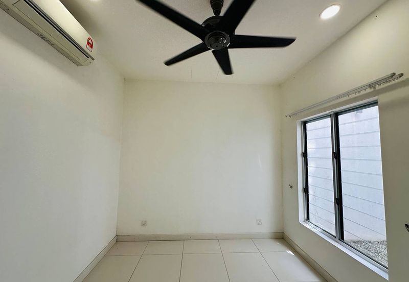 Parkfield Residences, Tropicana Heights