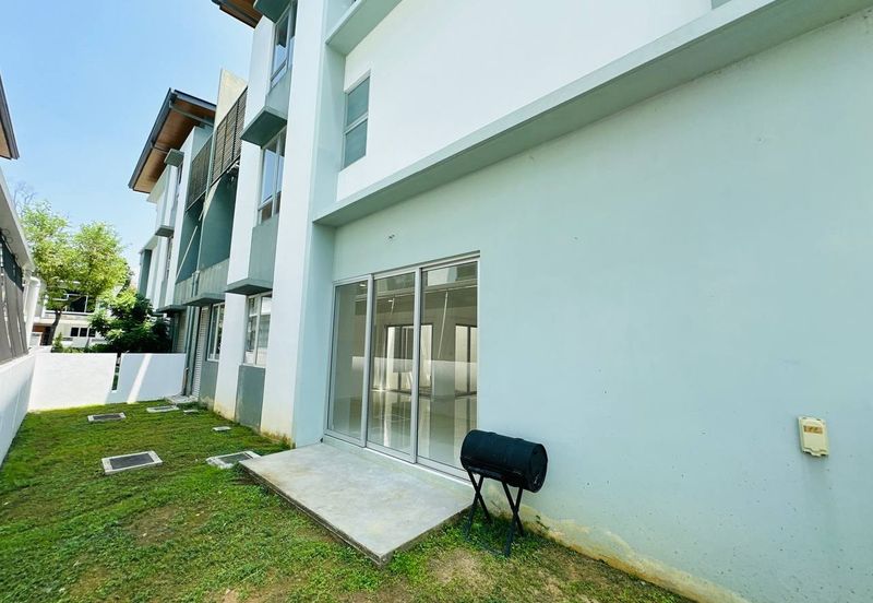 Parkfield Residences, Tropicana Heights