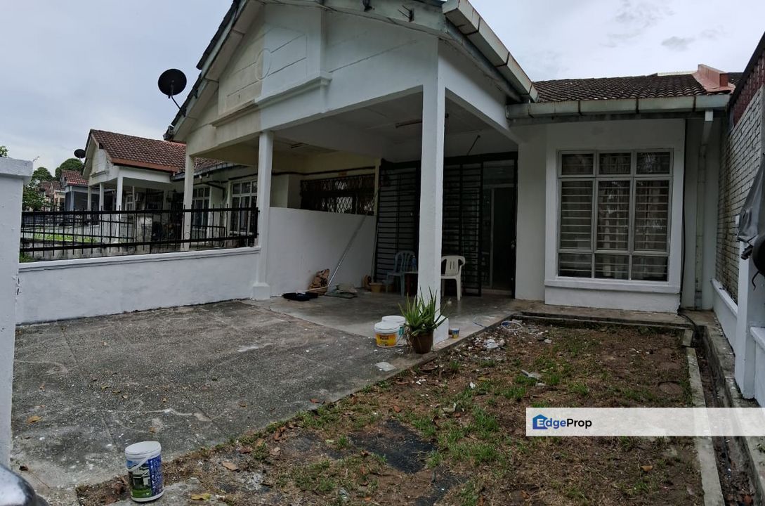 FACING OPEN Desa Cempaka Nilai , Negeri Sembilan, Nilai