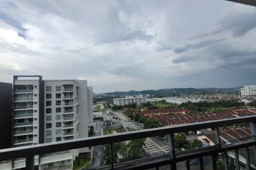 Puncak Hijauan (Hijauan Heights)