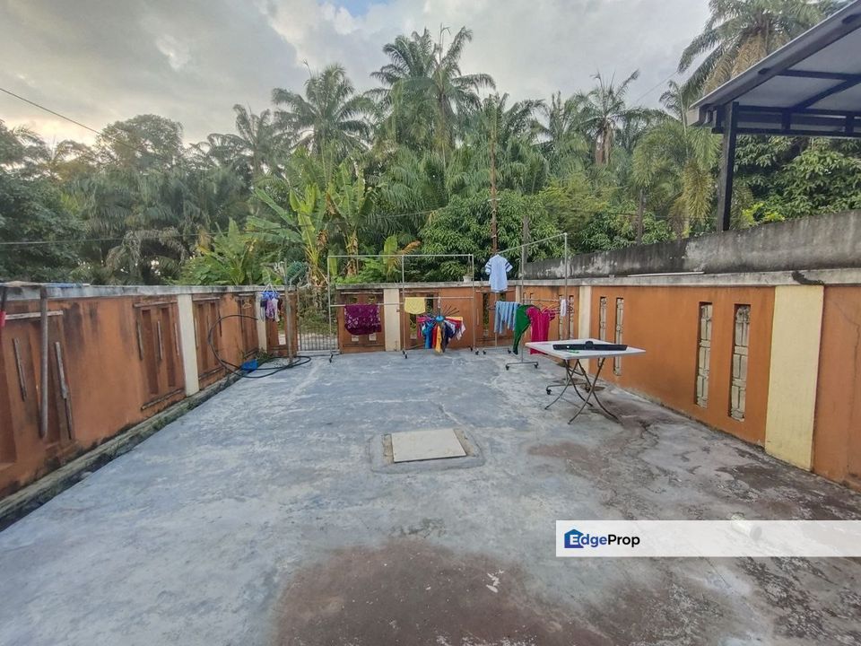 (END LOT) DOUBLE STOREY HOUSE TAMAN EMAS DENGKIL, Selangor, Sepang