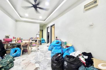 Jalan Suasana, Bandar Tun Hussein Onn