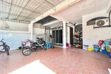 Jalan Suasana, Bandar Tun Hussein Onn