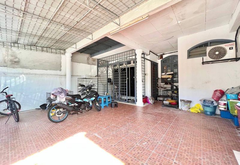 Jalan Suasana, Bandar Tun Hussein Onn