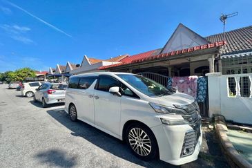 Jalan Suasana, Bandar Tun Hussein Onn