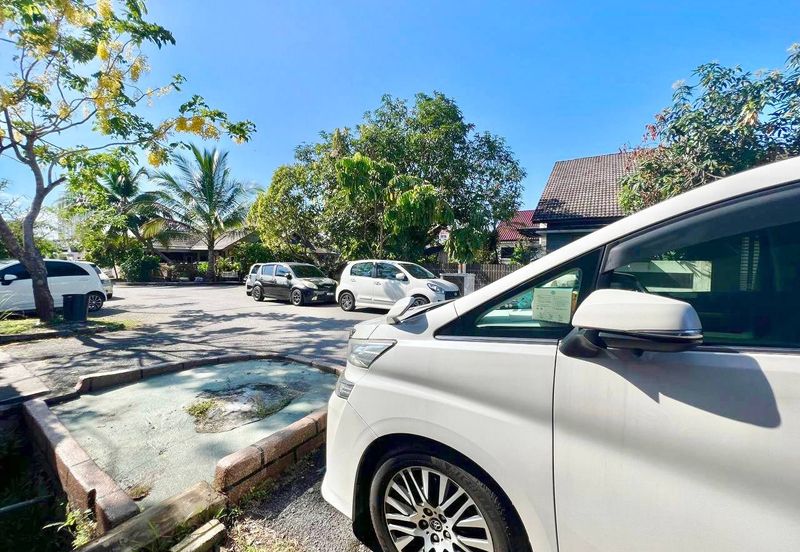 Jalan Suasana, Bandar Tun Hussein Onn