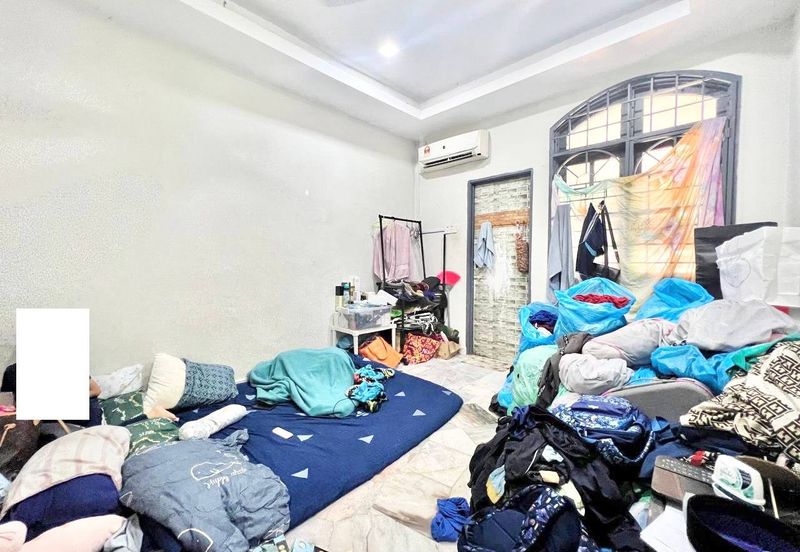 Jalan Suasana, Bandar Tun Hussein Onn