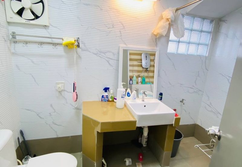 DOUBLE STOREY TERRACE CORNER LOT JALAN SERAMBI BUKIT JELUTONG