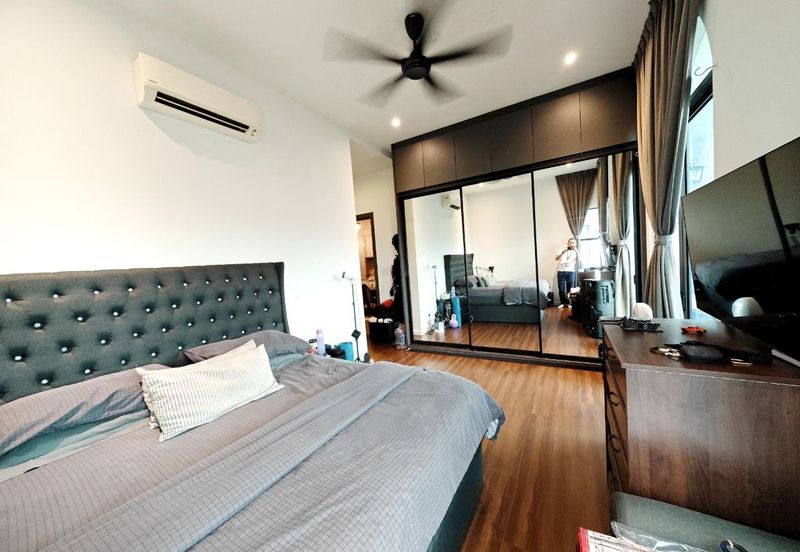 Isle of Kamares, Setia Eco Glades