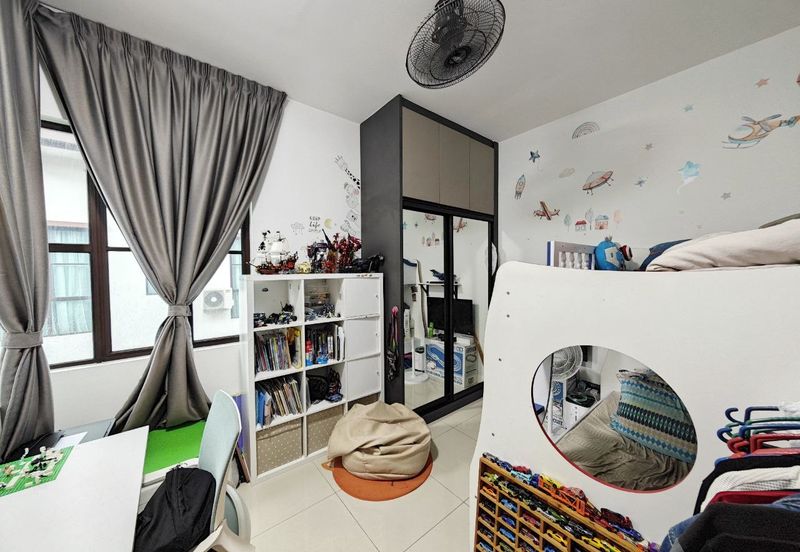 Isle of Kamares, Setia Eco Glades