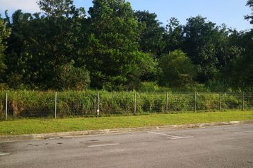 For Sale. 2 Title Industrial Land @ Saleng, Kulai