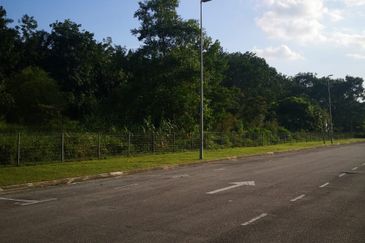 For Sale. 2 Title Industrial Land @ Saleng, Kulai