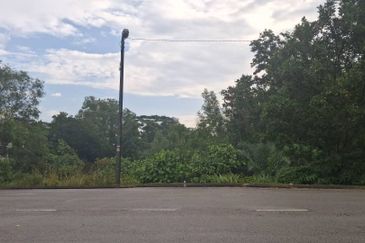 For Sale. 2 Title Industrial Land @ Saleng, Kulai