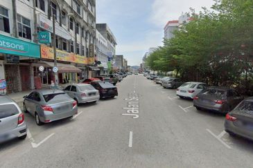 For Sale/ Rent. 5 Storey Shop Lot @ Jalan Soga, Batu Pahat Town