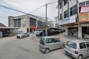 For Sale/ Rent. 5 Storey Shop Lot @ Jalan Soga, Batu Pahat Town