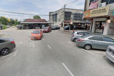 For Sale/ Rent. 5 Storey Shop Lot @ Jalan Soga, Batu Pahat Town