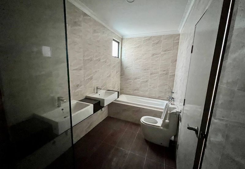 Taman Laguna Heights