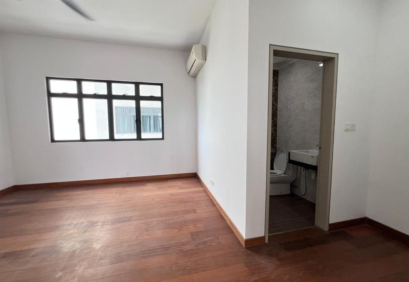 Taman Laguna Heights