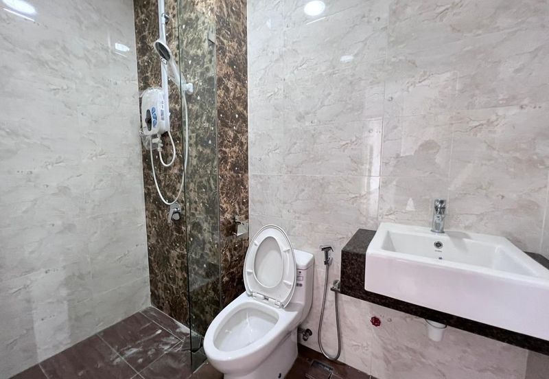 Taman Laguna Heights