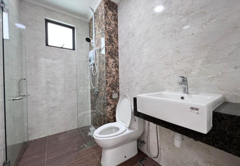 Taman Laguna Heights