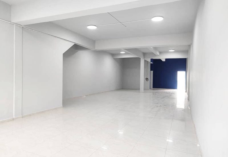 For Rent. 3 Storey Ground Floor Shop Lot @ Taman Kota Kulai, Johor