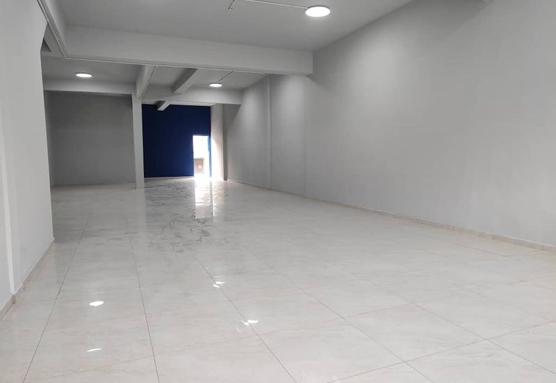 For Rent. 3 Storey Ground Floor Shop Lot @ Taman Kota Kulai, Johor