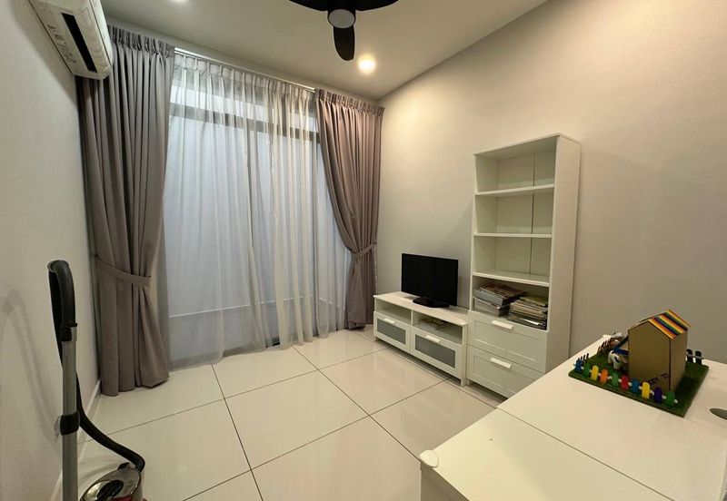 The Canal Garden South, Horizon Hills