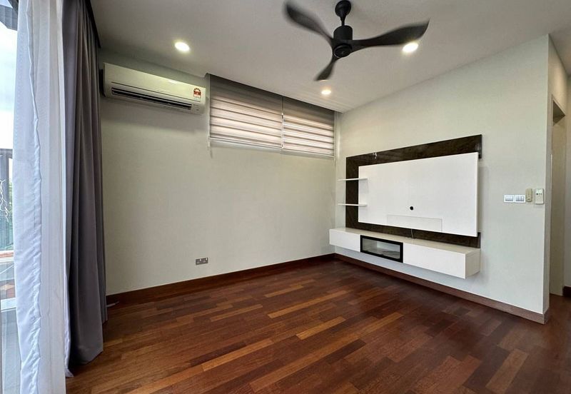 The Canal Garden South, Horizon Hills