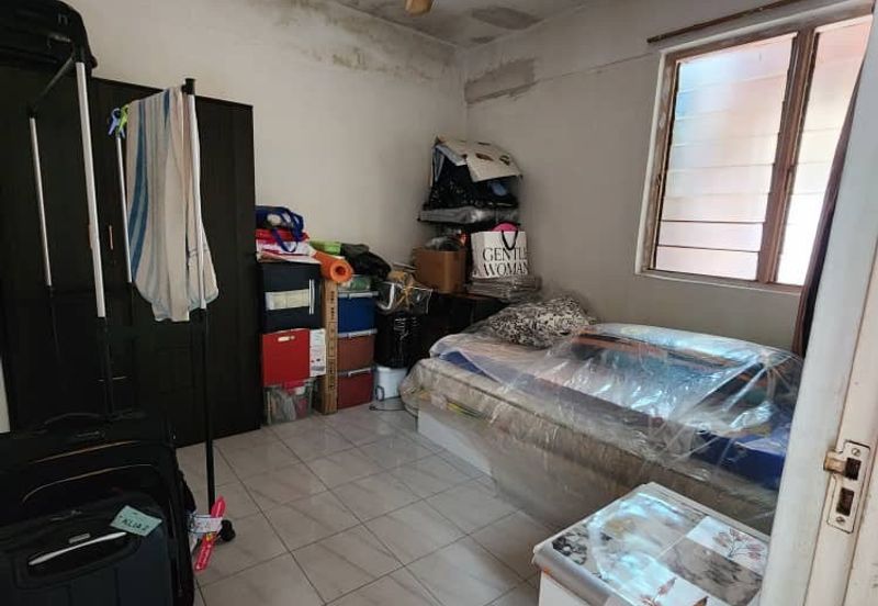 Flat Taman Ungku Tun Aminah