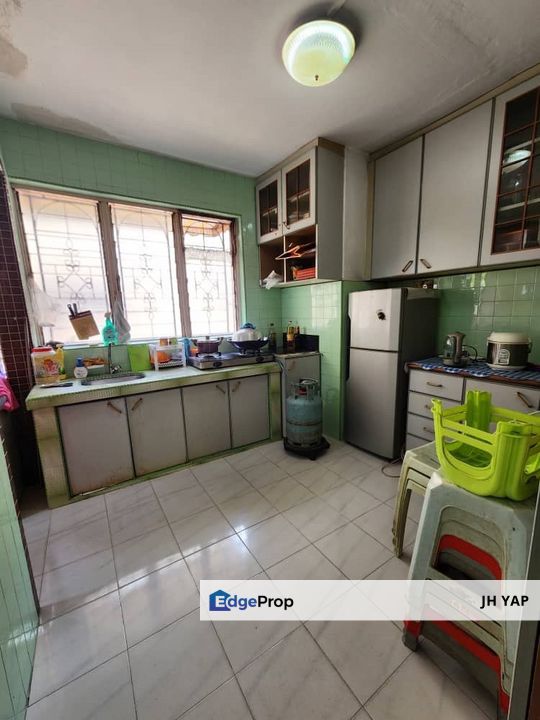 Skudai Tun Aminah Flat with Full Tiles / Beside 777 & Bus Stop, Johor, Johor Bahru